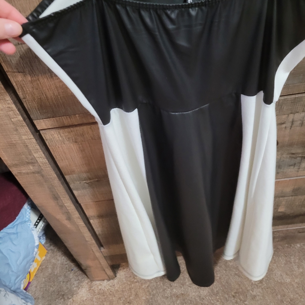Dress - Picture 3 of 5
